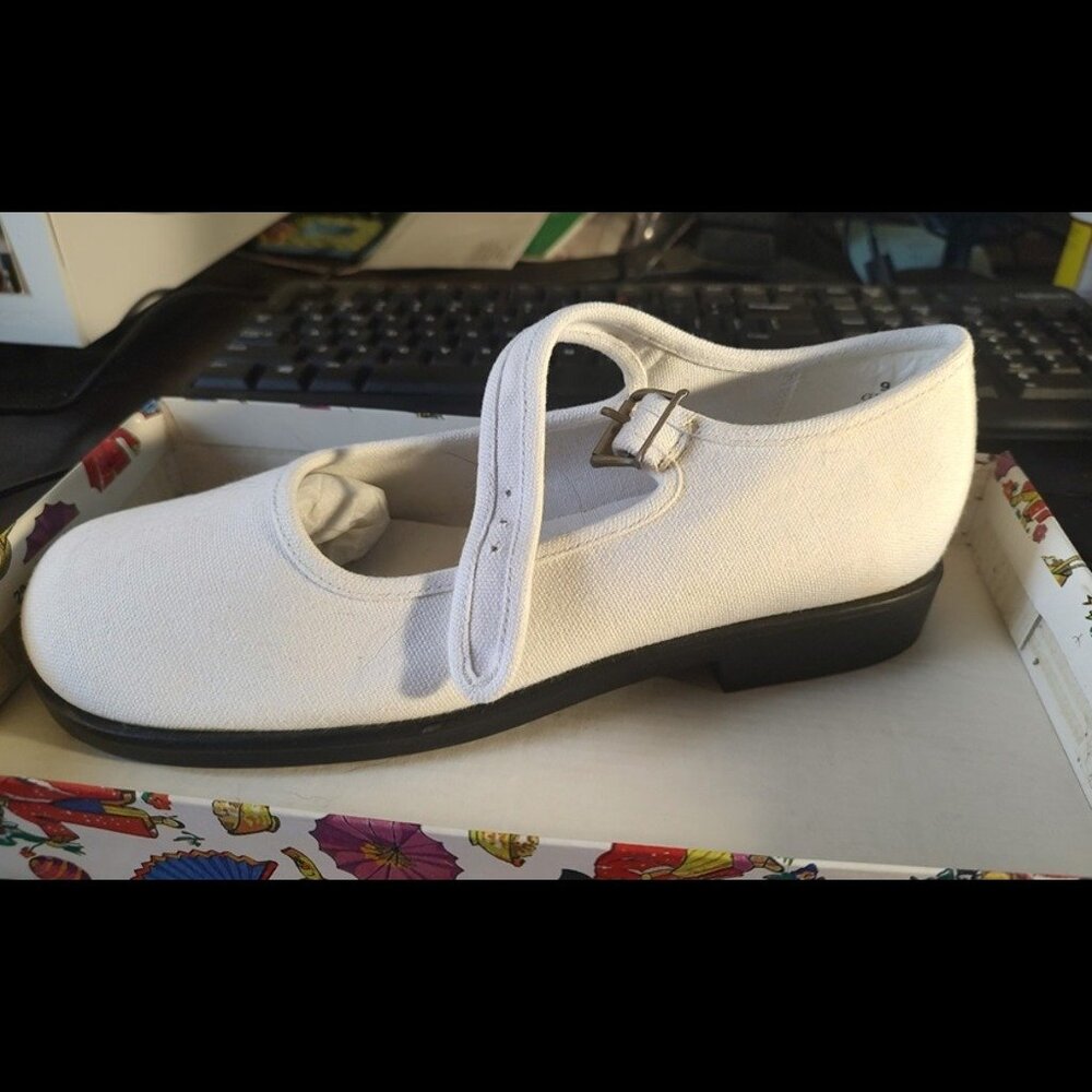 American Eagle - Glee Canvas - White - NIB Size 9